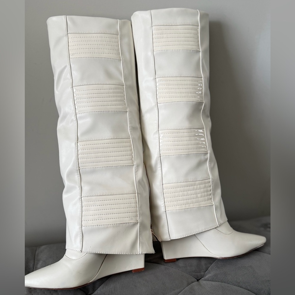Elegant White Knee-High Boots - Picture 4 of 7